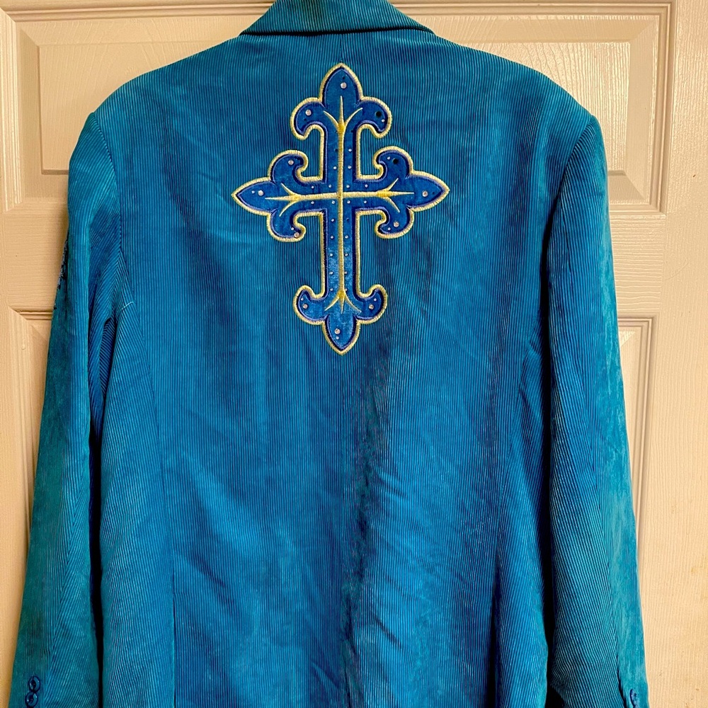 Cross designed Jacket - Picture 5 of 7